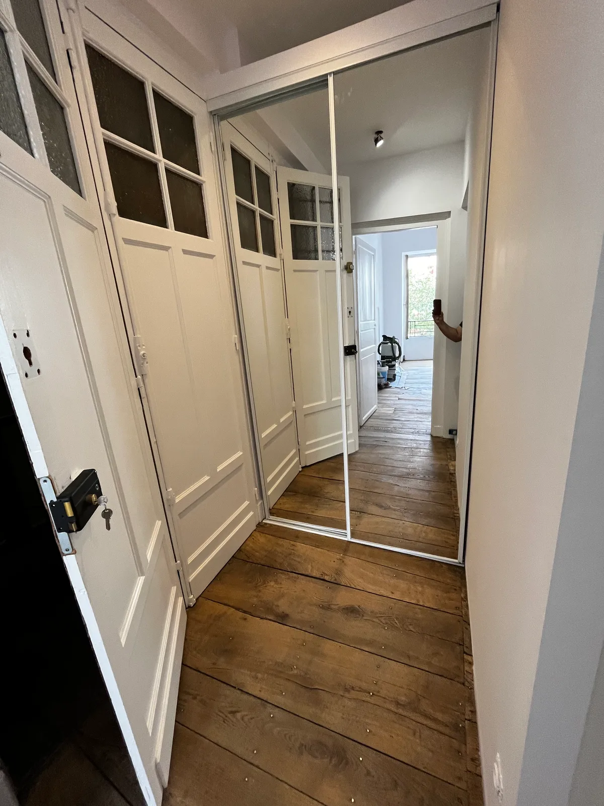 Portes intérieures blanches menuiserie rénovation Home Reno