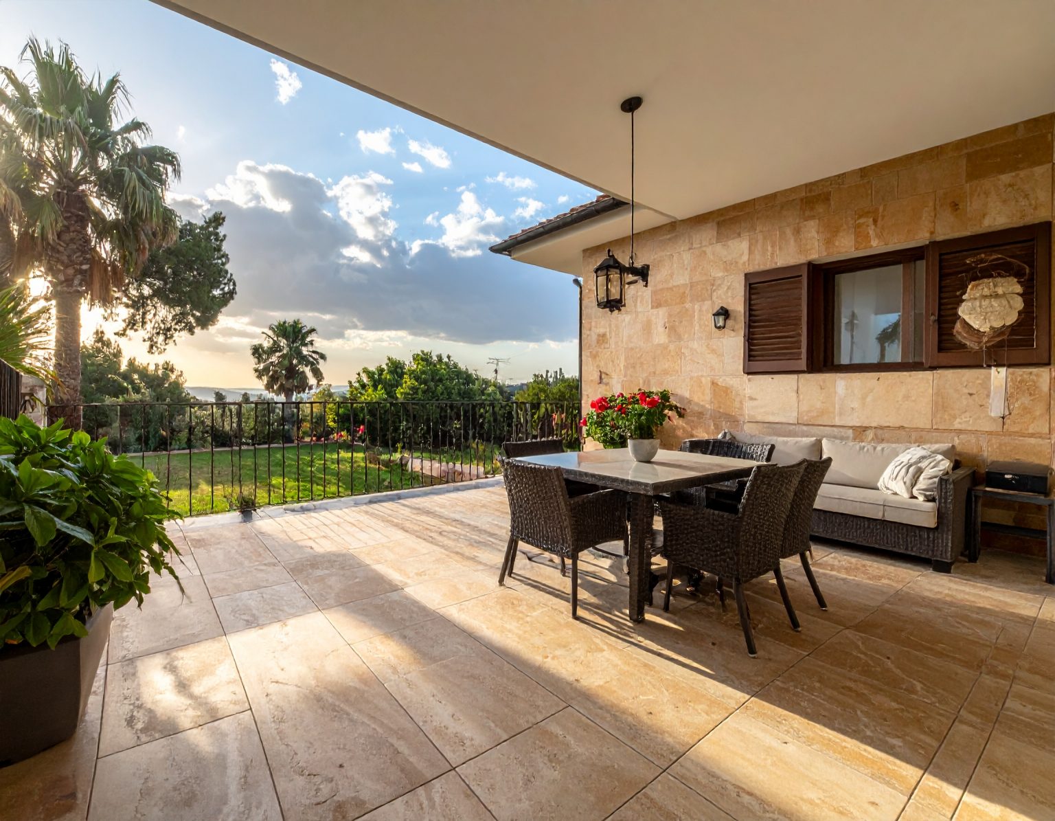 Firefly_Image pub de petite terrasse en carrelage travertin 956091